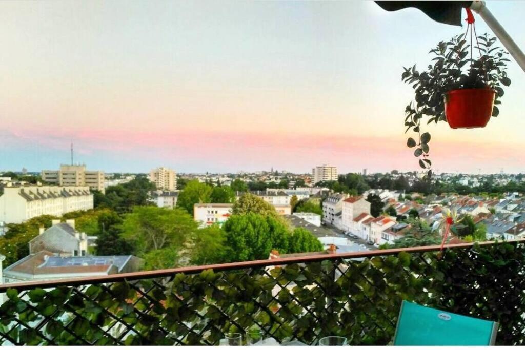 Charmant Appartement Lumineux - Dernier Etage Avec Balcon - Proche Centre-Ville Нант Экстерьер фото