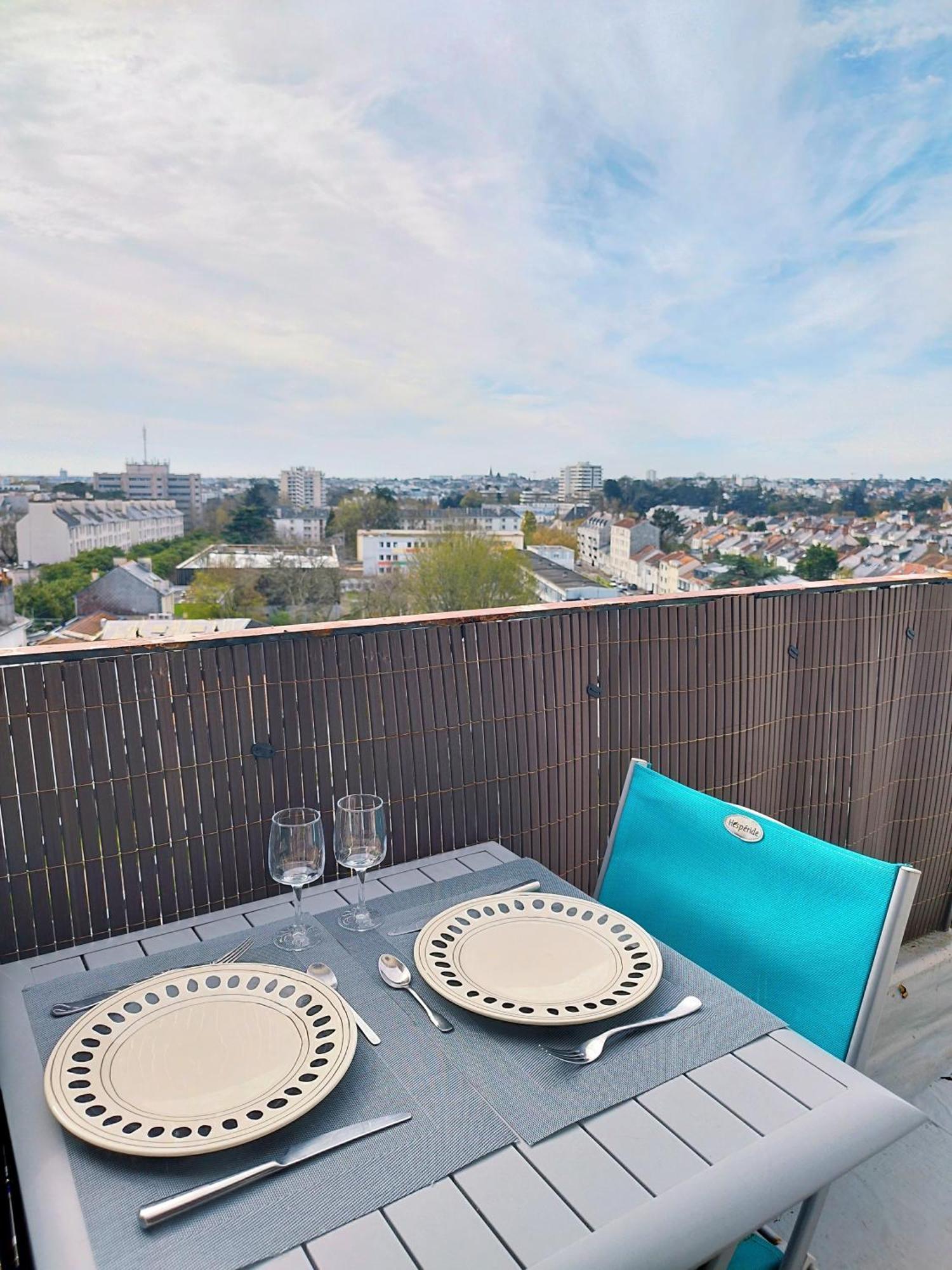 Charmant Appartement Lumineux - Dernier Etage Avec Balcon - Proche Centre-Ville Нант Экстерьер фото